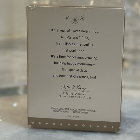 Hallmark Keepsake Baby’s Forst Christmas 2015 - Picture 2 of 11